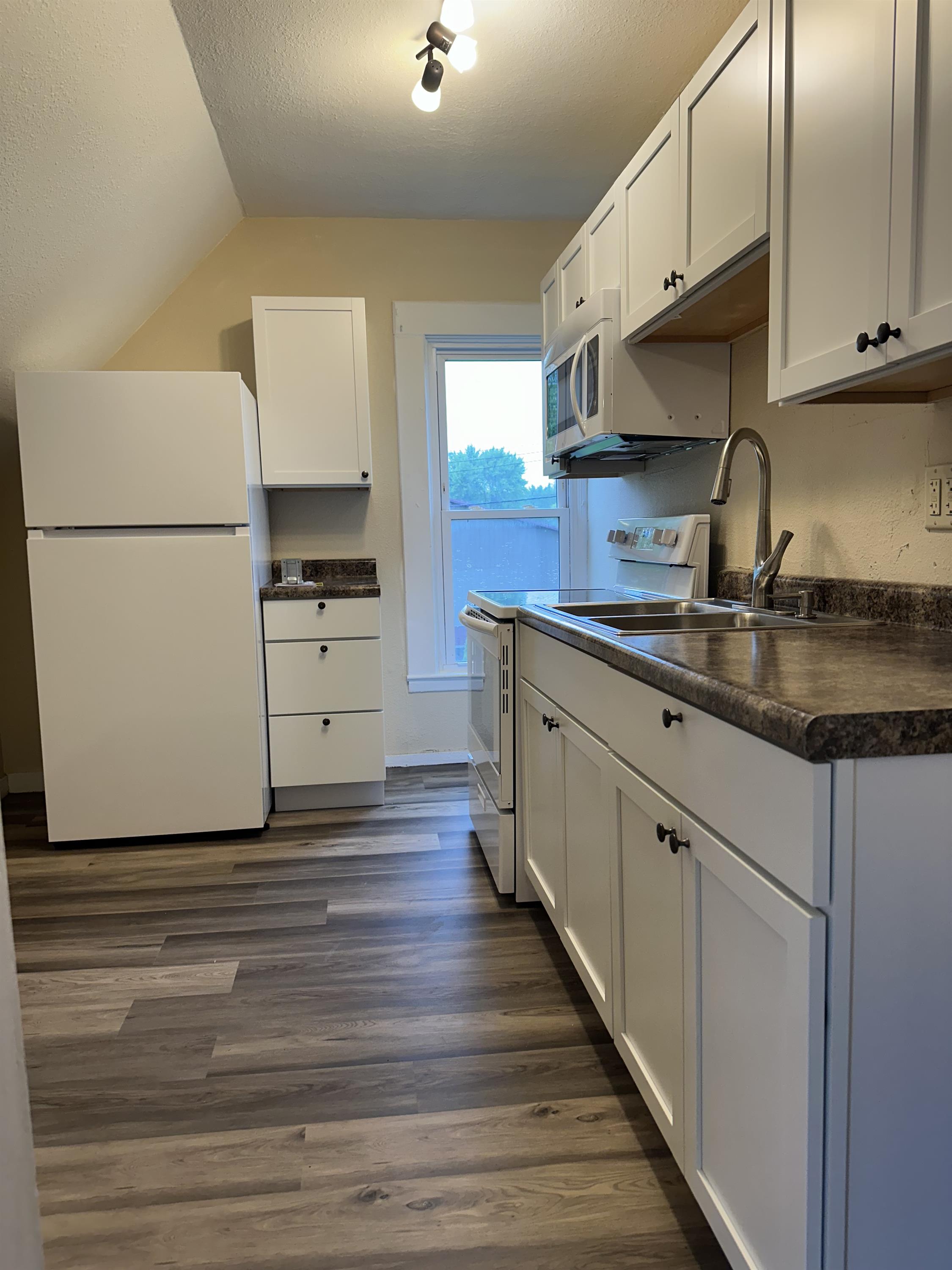202 E graham st - 2